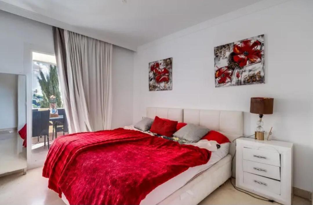 Bedroom, With A Share Bathroom In A Bed And Breakfast Place Màlaga Exteriér fotografie