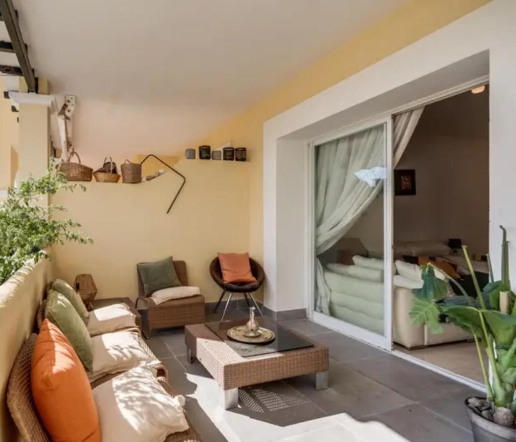 Bedroom, With A Share Bathroom In A Bed And Breakfast Place Màlaga Exteriér fotografie